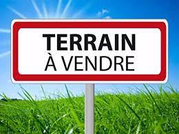 A VENDRE – TERRAIN CONSTRUCTIBLE – ST ANNE D AURAY